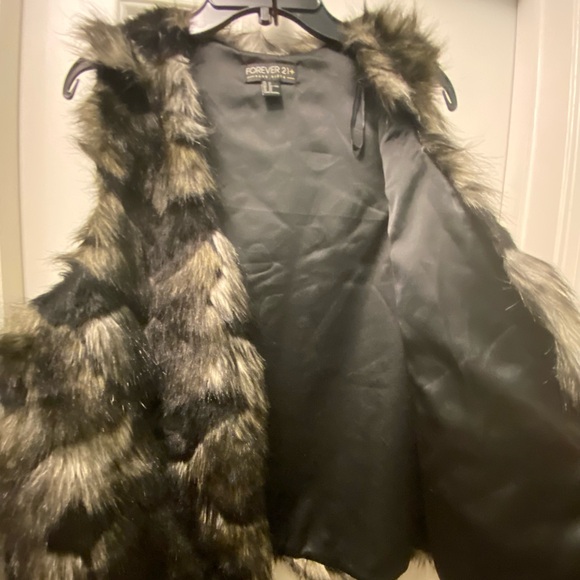ENC Forever21 fur vest - Picture 3 of 3